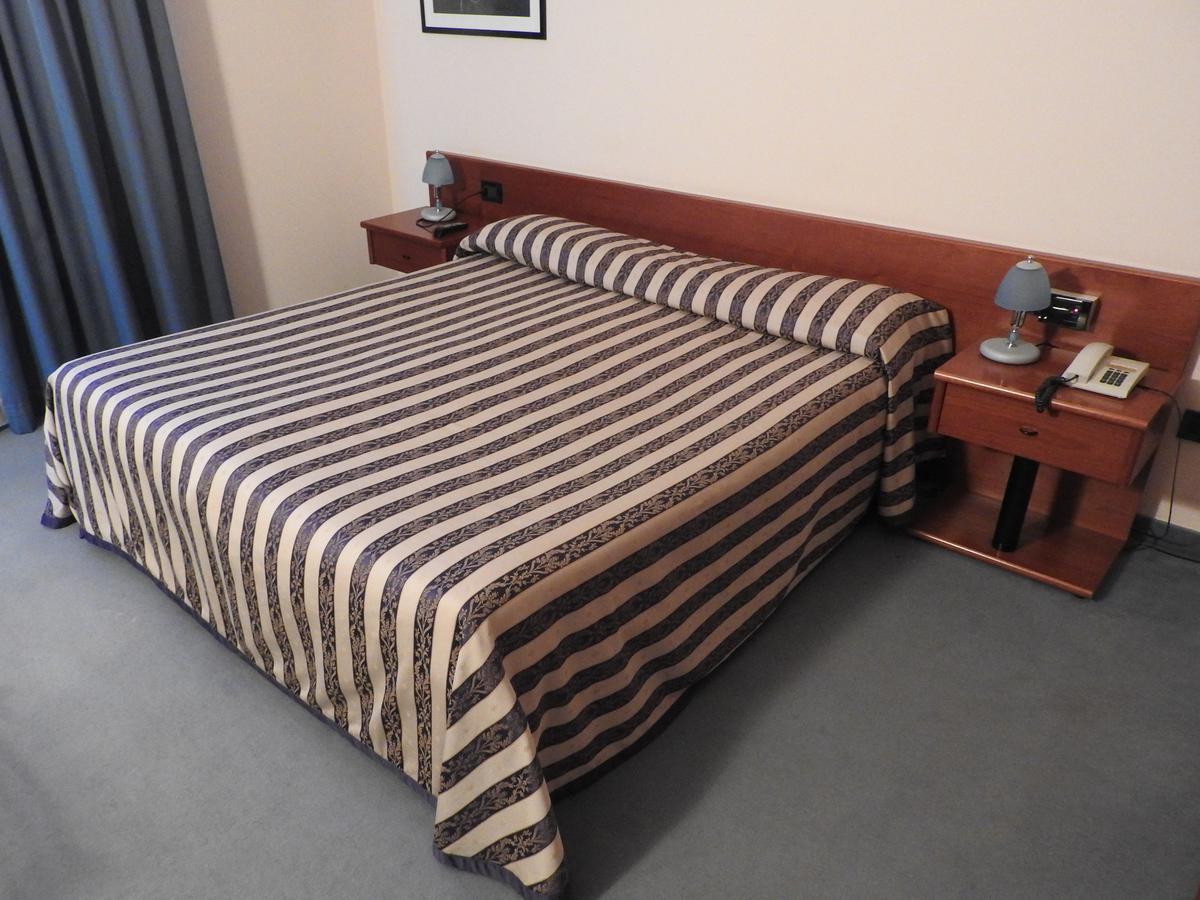 Albergo Centrale Trebaseleghe Dış mekan fotoğraf